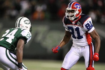 EAST RUTHERFORD, NJ - OCTOBER 18: Terrell Owens #81 of The Buffalo Bills lines up against Darrelle Revis #24  of The New York Jets during their game on October 18, 2009 at Giants Stadium in East Rutherford, New Jersey.  (Photo by Al Bello/Getty Images)