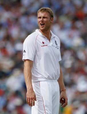 LONDON - AUGUST 21:  Andrew Flintoff of England shouts in the field during day two of the npower 5th Ashes Test Match between England and Australia at The Brit Oval on August 21, 2009 in London, England.  (Photo by Paul Gilham/Getty Images)