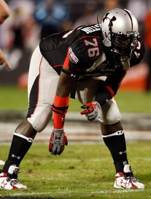 ORLANDO, FL - JANUARY 04:  Offensive guard Quinton Washington #76 gets set for play during the All America Under Armour Football Game at the Florida Citrus Bowl on January 4, 2009 in Orlando, Florida.  (Photo by J. Meric/Getty Images)