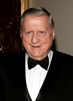 NEW YORK - NOVEMBER 3: New York Yankees owner George Steinbrenner attends the 11th Annual Living Landmarks Gala at The Plaza Hotel November 3, 2004 in New York City. (Photo by Paul Hawthorne/Getty Images)