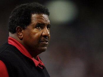 ST. LOUIS, MO - DECEMBER 3:  Head coach Dennis Green of the Arizona Cardinals looks on as his team plays the St. Louis Rams at the Edward Jones Dome on December 3, 2006 in St. Louis, Missouri.  The Cardinals beat the Rams 34-20.  (Photo by Dilip Vishwanat