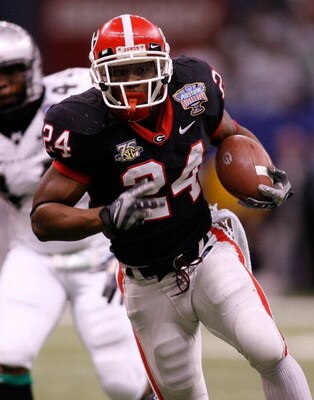 NEW ORLEANS - JANUARY 01:  Knowshon Moreno #24 of the Georgia Bulldogs runs the ball against the Hawai'i Warriors during the Allstate Sugar Bowl at the Louisiana Superdome on January 1, 2008 in New Orleans, Louisiana. Georgia won 41-10.  (Photo by Chris G