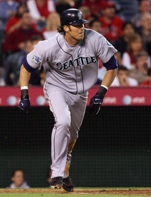 ANAHEIM, CA - MAY 29:  Richie Sexson #44 of the Seattle Mariners runs to first base against the Los Angeles Angels of Anaheim on May 29, 2007 at Angel Stadium in Anaheim, California. (Photo by Jim McIsaac/Getty Images) 