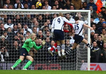 LONDON - FEBRUARY 08:  Robbie Keane of Tottenham heads over during the Barclays Premier League match between Tottenham Hotspur and Arsenal at White Hart Lane on February 8, 2009 in London, England.  (Photo by Mike Hewitt/Getty Images)