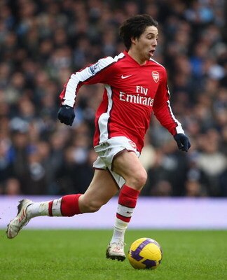 LONDON - FEBRUARY 08:  Samir Nasri of Arsenal running with the ball during the Barclays Premier League match between Tottenham Hotspur and Arsenal at White Hart Lane on February 8, 2009 in London, England.  (Photo by Mike Hewitt/Getty Images)