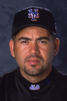 28 Feb 2001:  Edgardo Alfonzo #13 of the New York Mets poses for a studio portrait during Spring Training at Thomas J. White Stadium in Port St. Lucie, Florida.Mandatory Credit: Matthew Stockman  /Allsport