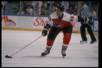 1989-1990:  Center Keith Acton of the Philadelphia Flyers. Mandatory Credit: Ken Levine  /Allsport