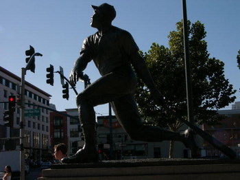 SAN FRANCISCO - SEPTEMBER 2: A statue of baseball legend Willie Mays stands in Willie Mays plaza before the game between the Colorado Rockies and the San Francisco Giants on September 2, 2004 at SBC Park in San Francisco, California.  The Rockies won 6-5.