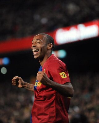 BARCELONA, SPAIN - JANUARY 03:  Thierry Henry of Barcelona celebrates scoring the equalizer during the La Liga match between Barcelona and Mallorca at the Camp Nou Stadium on January 3, 2009 in Barcelona, Spain. Barcelona won the match 3-1.  (Photo by Jas