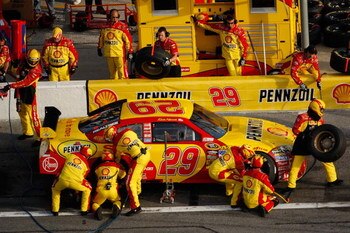DAYTONA BEACH, FL - FEBRUARY 12:  Kevin Harvick, driver of the #29 Shell/Pennzoil Chevrolet, comes in for a pit stop during the NASCAR Sprint Cup Series Gatorade Duel 2 at Daytona International Speedway on February 12, 2009 in Daytona Beach, Florida.  (Ph