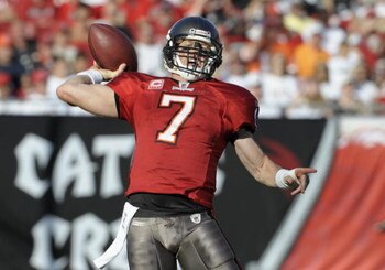 TAMPA, FL - DECEMBER 28: Quarterback Jeff Garcia #7 of the Tampa Bay Buccaneers sets to pass against the Oakland Raiders at Raymond James Stadium on December 28, 2008 in Tampa, Florida.  (Photo by Al Messerschmidt/Getty Images)