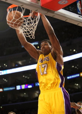 LOS ANGELES - JANUARY 27: Andrew Bynum #17 of the Los Angeles Lakers dunks against the Charlotte Bobcats on January 27, 2009 at Staples Center in Los Angeles, California. NOTE TO USER: User expressly acknowledges and agrees that, by downloading and/or u