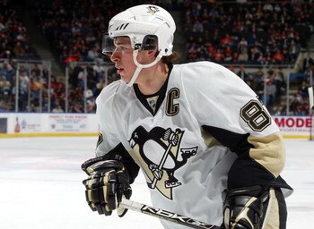 UNIONDALE, NY - FEBRUARY 16:  Sidney Crosby #87 of the Pittsburgh Penguins skates against the New York Islanders on February 16, 2009 at Nassau Coliseum in Uniondale, New York. The Isles defeated the Pens 3-2 after a shootout.  (Photo by Jim McIsaac/Getty