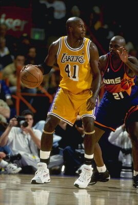 24 Mar 1999:  Glen Rice #41 of the Los Angeles Lakers in action during the game against the Phoenix Suns at the Great Western Forum in Inglewood, California. The Suns defeated the Lakers 106-101.   Mandatory Credit: Todd Warshaw  /Allsport