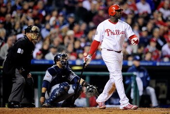 PHILADELPHIA - OCTOBER 26:  Ryan Howard #6 of the Philadelphia Phillies its a two run home run against the Tampa Bay Rays during game four of the 2008 MLB World Series on October 26, 2008 at Citizens Bank Park in Philadelphia, Pennsylvania.  (Photo by Jef