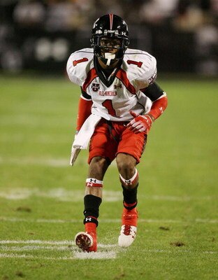 ORLANDO, FL - JANUARY 04:  Cornerback Branden Smith #1 of the white team plays defense in the All America Under Armour Football Game at Florida Citrus Bowl on January 4, 2009 in Orlando, Florida.  (Photo by Doug Benc/Getty Images)