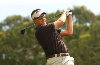 COOLUM BEACH, AUSTRALIA - DECEMBER 05:  Robert Allenby of Australia plays a shot during day two of the Australian PGA Championship at the Hyatt Regency Resort on December 5, 2008 at Coolum Beach, Australia.  (Photo by Cameron Spencer/Getty Images)