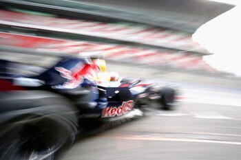 BARCELONA, SPAIN - NOVEMBER 14:  Karun Chandhok of India and team Red Bull in the action during Formua One Testing at the Circuit de Catalunya, on November 14, 2007 in Barcelona, Spain.  (Photo by Mark Thompson/Getty Images)