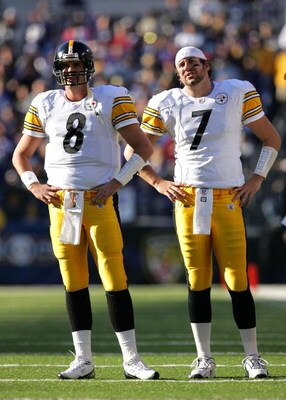 BALTIMORE - NOVEMBER 20:  Quarterbacks Tommy Maddox #8 and Ben Roethlisberger #7 of the Pittsburgh Steelers watch the jumbotron during a Baltimore Ravens challenge during the first half of the game on November 20, 2005 at M&T Bank Stadium in Baltimore, Ma