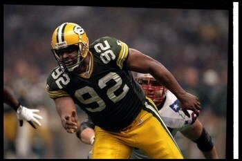 26 Jan 1997:  Defensive lineman Reggie White of the Green Bay Packers moves down the field during Super Bowl XXXI against the New England Patriots at the Superdome in New Orleans, Louisiana.  The Packers won the game, 35-21. Mandatory Credit: Doug Pensing