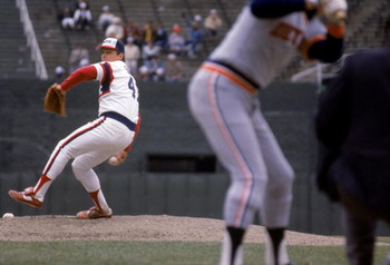 CHICAGO - APRIL:  Tom Seaver #41 of the Chicago White Sox pitches during a game in April 1984 against the Detroit Tigers at Comiskey Park in Chicago, Illinois. (Photo by Jonathan Daniel/Getty Images)