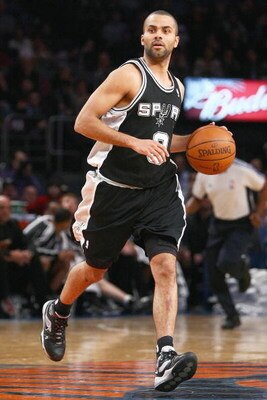 NEW YORK - FEBRUARY 17:  Tony Parker #9 of the San Antonio Spurs dribbles the ball downcourt against the New York Knicks at Madison Square Garden on February 17, 2009 in New York City. NOTE TO USER: User expressly acknowledges and agrees that, by download