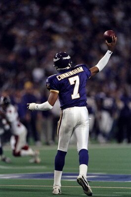 17 Jan 1999:  Randall Cunningham #7 of the Minnesota Vikings throws during the NFC Championship Game against the Atlanta Falcons at the H. H. H. Metrodome in Minneapolis, Minnesota. The Falcons defeated the Vikings 30-27. Mandatory Credit: Matthew Stockma