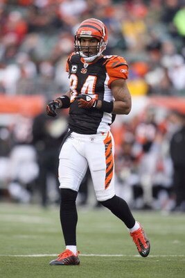 CINCINNATI - DECEMBER 14: T,J, Houshmandzadeh #84 of the Cincinnati Bengals moves on the field during the NFL game against the Washington Redskins on December 14, 2008 at Paul Brown Stadium in Cincinnati, Ohio. The Bengals won 20-13. (Photo by Andy Lyons/