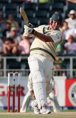 JOHANNESBURG, SOUTH AFRICA - MARCH 01:  Graeme Smith of South Africa skies a ball to be caught during day four of the First Test between South Africa and Australia played at the Wanderers on March 1, 2009 in Johannesburg, South Africa.  (Photo by Hamish B