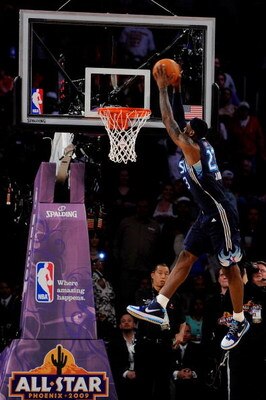 PHOENIX - FEBRUARY 15:  LeBron James #23 of the Eastern Conference slam dunks during the 58th NBA All-Star Game, part of 2009 NBA All-Star Weekend at US Airways Center on February 15, 2009 in Phoenix, Arizona.  NOTE TO USER: User expressly acknowledges an