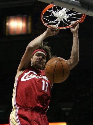 MILWAUKEE - FEBRUARY 20: Anderson Varejao #17 of the Cleveland Cavaliers dunks the ball against the Milwaukee Bucks on February 20, 2009 at the Bradley Center in Milwaukee, Wisconsin. The Cavaliers defeated the Bucks 111-103. NOTE TO USER: User expressly 