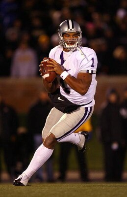 COLUMBIA, MO - NOVEMBER 08:  Quarterback Josh Freeman #1 of the Kansas State Wildcats in action during the game against the Missouri Tigers on November 8, 2008 at Memorial Stadium in Columbia, Missouri.  (Photo by Jamie Squire/Getty Images)