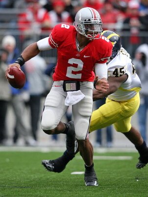 COLUMBUS, OH - NOVEMBER 22:  Terrelle Pryor #2 of the Ohio State Buckeyes runs with the ball during the Big Ten Conference game against the Michigan Wolverines at Ohio Stadium on November 22, 2008 in Columbus, Ohio. Ohio State won 42-7.  (Photo by Andy Ly
