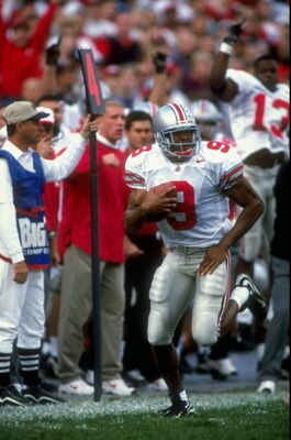 31 Oct 1998:  Split end David Boston #9 of the Ohio State Buckeyes in action during the game against the Indiana Hoosiers at the Memorial Stadium in Bloomington, Indiana. The Buckeyes defeated the Hoosiers 38-7.