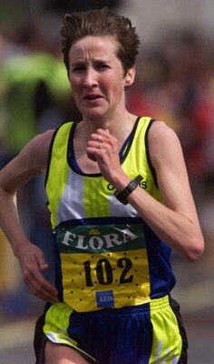 26 Apr 1998:  Catherina McKiernan of Ireland in action during the Flora London Marathon. DIGITAL IMAGE Mandatory Credit: Allsport UK/ALLSPORT