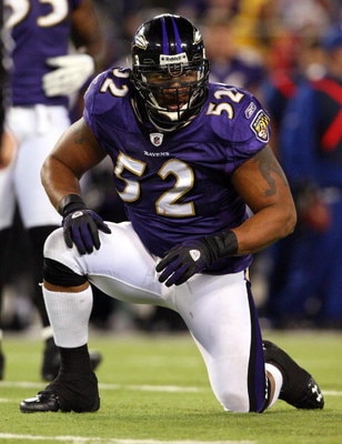BALTIMORE - DECEMBER 14:  Ray Lewis #52 of the Baltimore Ravens looks on against the Pittsburgh Steelers on December 14, 2008 at M&T Bank Stadium in Baltimore, Maryland.  The Steelers defeated the Ravens 13-9.  (Photo by Jim McIsaac/Getty Images)