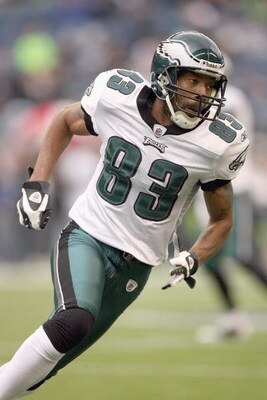 SEATTLE - NOVEMBER 02: Greg Lewis #83 of the Philadelphia Eagles runs on the field during the game against the Seattle Seahawks at Qwest Field on November 2, 2008 in Seattle, Washington. (Photo by Otto Greule Jr/Getty Images)