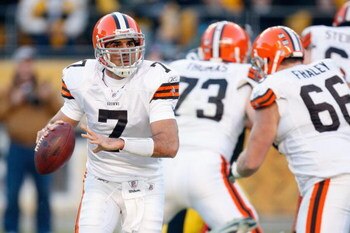 PITTSBURGH - DECEMBER 28:  Quarterback Bruce Gradkowski #7 of the Cleveland Browns looks to pass the ball during the game against the Pittsburgh Steelers on December 28, 2008 at Heinz Field in Pittsburgh, Pennsylvania. (Photo by: Gregory Shamus/Getty Imag