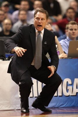 MINNEAPOLIS - MARCH 20:  Head coach Tom Izzo of the Michigan State Spartans coaches against the Robert Morris Colonials during the first round of the NCAA Division I Men's Basketball Tournament at the Hubert H. Humphrey Metrodome on March 20, 2009 in Minn