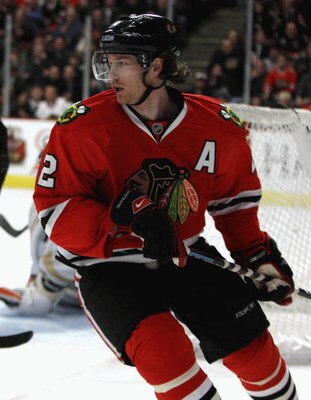 CHICAGO - MARCH 03: Duncan Keith #2 of the Chicago Blackhawks turns to look for the puck against the Anaheim Ducks on March 3, 2009 at the United Center in Chicago, Illinois. The Blackhawks defeated the Ducks 3-2 in overtime. (Photo by Jonathan Daniel/Get
