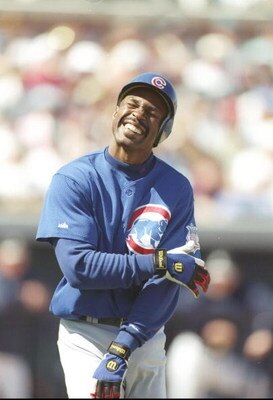 5 Mar 1997:  Shortstop Shawon Dunston of the Chicago Cubs holds his arm during a preseason game against the Seattle Mariners at the Peoria Sports Complex in Peoria, Arizona. Mandatory Credit: Jed Jacobsohn  /Allsport