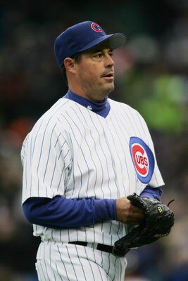 CHICAGO - APRIL 7:  Greg Maddux #31 of the Chicago Cubs pitches against the St. Louis Cardinals during the home opener at Wrigley Field on April 7, 2006 in Chicago, Illinois. The Cubs defeated the Cardinals 5-1.  (Photo by Jonathan Daniel/Getty Images) 