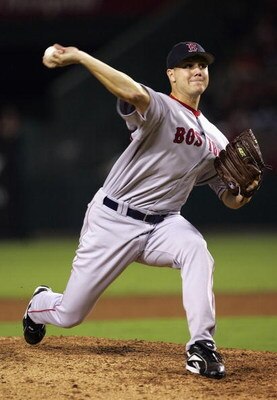 ANAHEIM, CA - AUGUST 23:  Closer Jonathon Papelbon #58 of the Boston Red Sox throws a pitch against the Los Angeles Angels of Anaheim on August 23, 2006 at Angel Stadium in Anaheim, California. Papelbon got the save as the Red Sox won 5-4.  (Photo by Step
