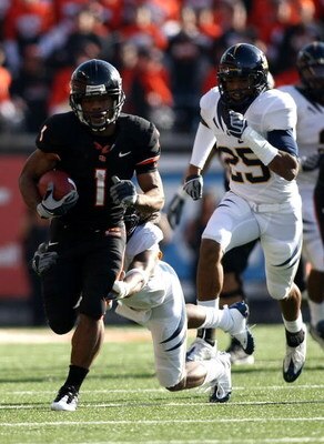 CORVALLIS, OR - NOVEMBER 15:  Jacquizz Rodgers #1 of the Oregon State Beavers runs with the ball against the California Golden Bears at Reser Stadium on November 15, 2008 in Corvalis, Oregon.  (Photo by Jonathan Ferrey/Getty Images)