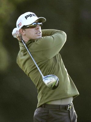 PACIFIC PALISADES, CA - FEBRUARY 19:  Hunter Mahan hits his tee shot on the second hole during the first round of the Northern Trust Open on February 19, 2009 at Riviera Country Club in Pacific Palisades. California.  (Photo by Stephen Dunn/Getty Images)