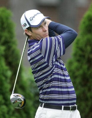 DEARBORN, MI - JUNE 30:  Bob Estes tees off during the International Final Qualifying America for the 2008 British Open on June 30, 2008 at Dearborn Country Club in Dearborn, Michigan.  (Photo by Domenic Centofanti/Getty Images)