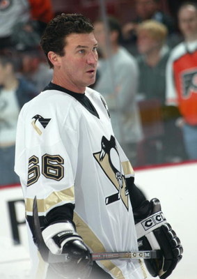 PHILADELPHIA - SEPTEMBER 29:  Mario Lemieux #66 of the Pittsburgh Penguins skates during the NHL game with the Philadelphia Flyers at the Wachovia Center on October 14, 2005 in Philadelphia, Pennsylvania. (Photo by Bruce Bennett/Getty Images)
