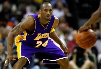 CHARLOTTE, NC - MARCH 31:  Kobe Bryant #24 of the Los Angeles Lakers prepares to play defense against the Charlotte Bobcats during their game at Time Warner Cable Arena on March 31, 2009 in Charlotte, North Carolina.  NOTE TO USER: User expressly acknowle