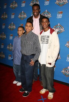 NEW ORLEANS - FEBRUARY 17:  Basketball player David Robinson and sons arrive at the 57th NBA All-Star Game, part of 2008 NBA All-Star Weekend at the New Orleans Arena on February 17, 2008 in New Orleans, Louisiana.  NOTE TO USER: User expressly acknowledg