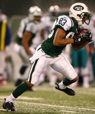 EAST RUTHERFORD, NJ - DECEMBER 28:  Chansi Stuckey #83 of The New York Jets runs with the ball against The Miami Dolphins during their game on December 28, 2008 at Giants Stadium in East Rutherford, New Jersey.  (Photo by Al Bello/Getty Images)